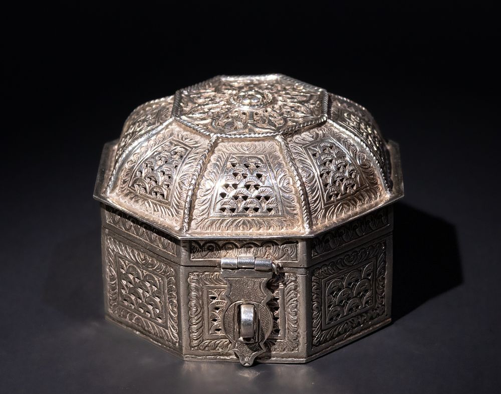 Lot 210: An Indian Silver Hexagonal Lidded Jewellery Box, Late...