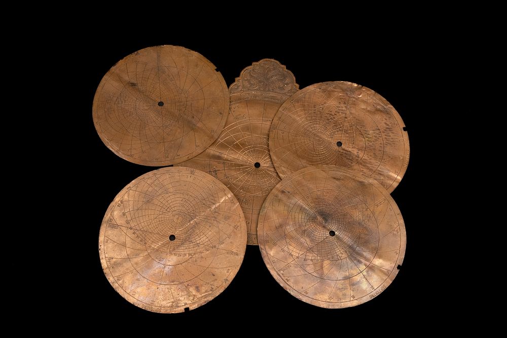 Lot 327: A Lot of 5 Continental Brass or Copper...