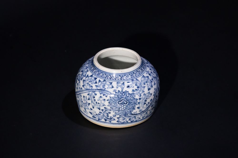 Lot 229: A Chinese Blue and White Porcelain Miniature Inkwell...