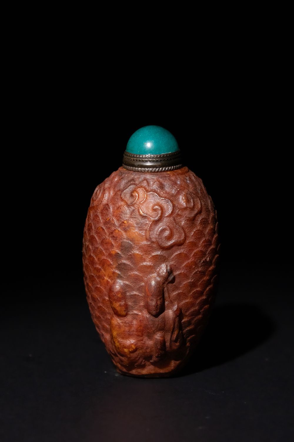 Lot 273: A Chinese Jade Snuff Bottle with Scale Motif...