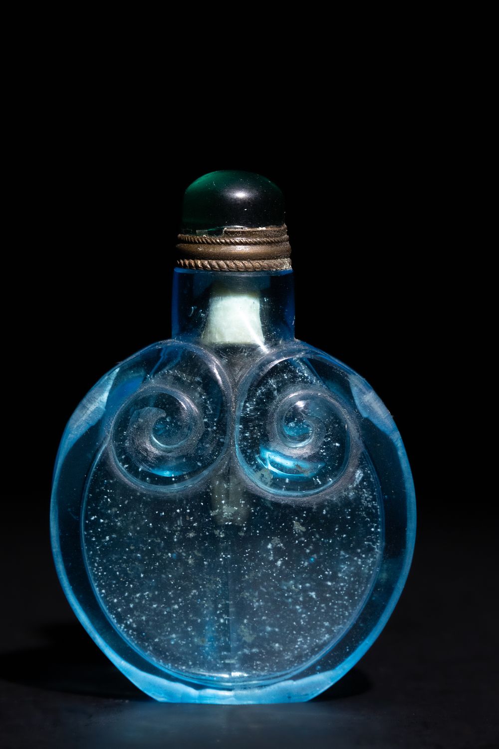 Lot 282: A Chinese Blue Glass Snuff Bottle with Swirl...