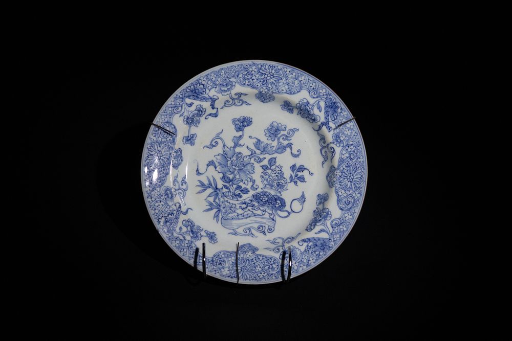 Lot 172: A Chinese Qianlong Period Blue and White 'Floral...