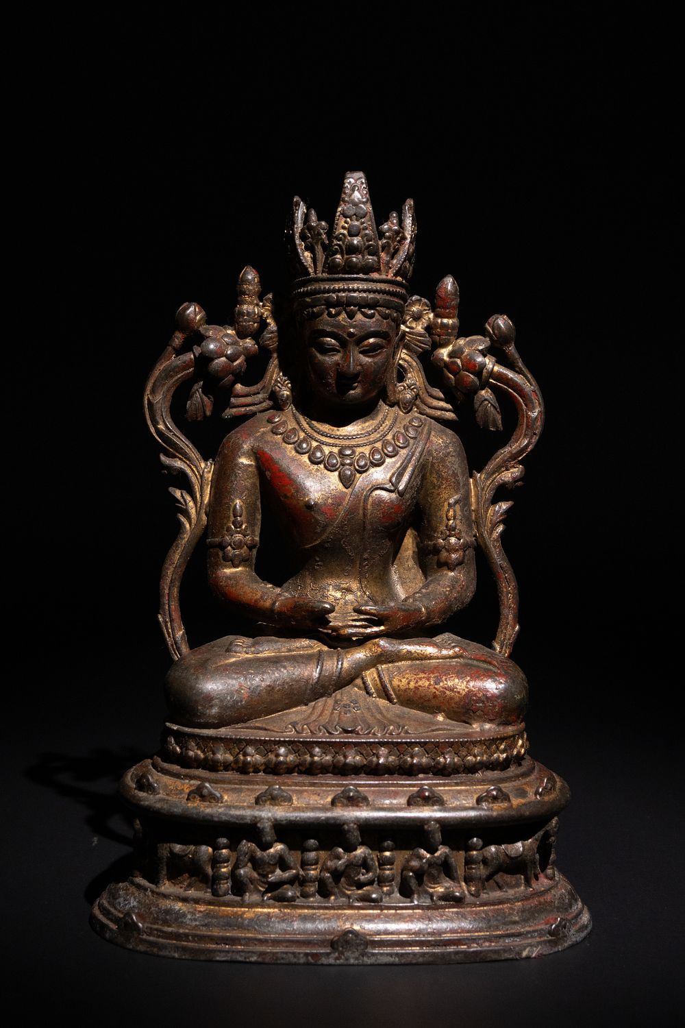 Lot 177: A Tibetan Bronze Statue of Avalokiteshvara.