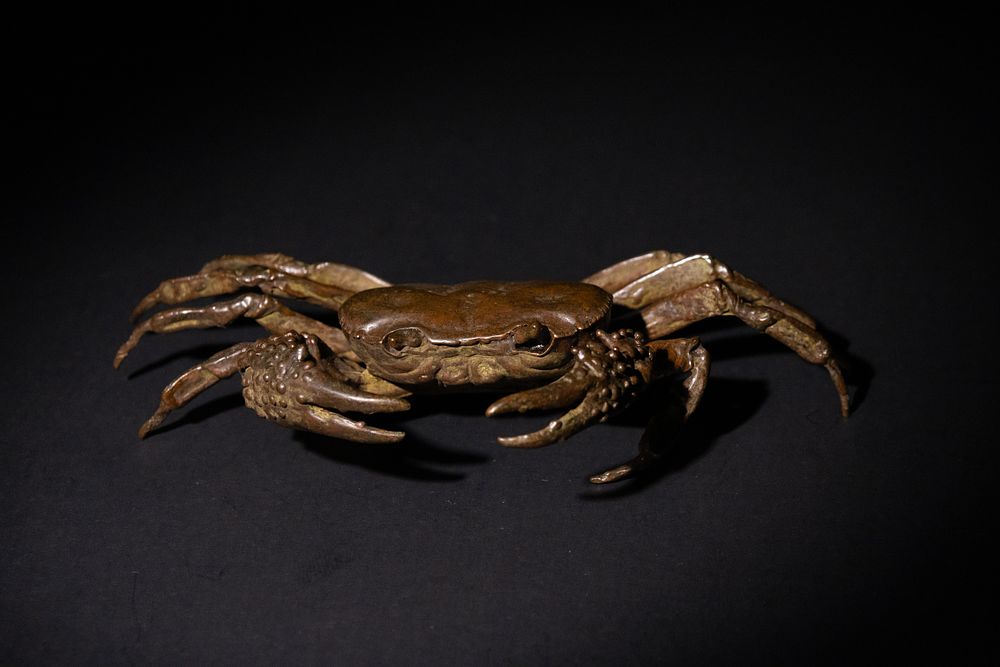 Lot 184: A Japanese Bronze Crab Figurine.