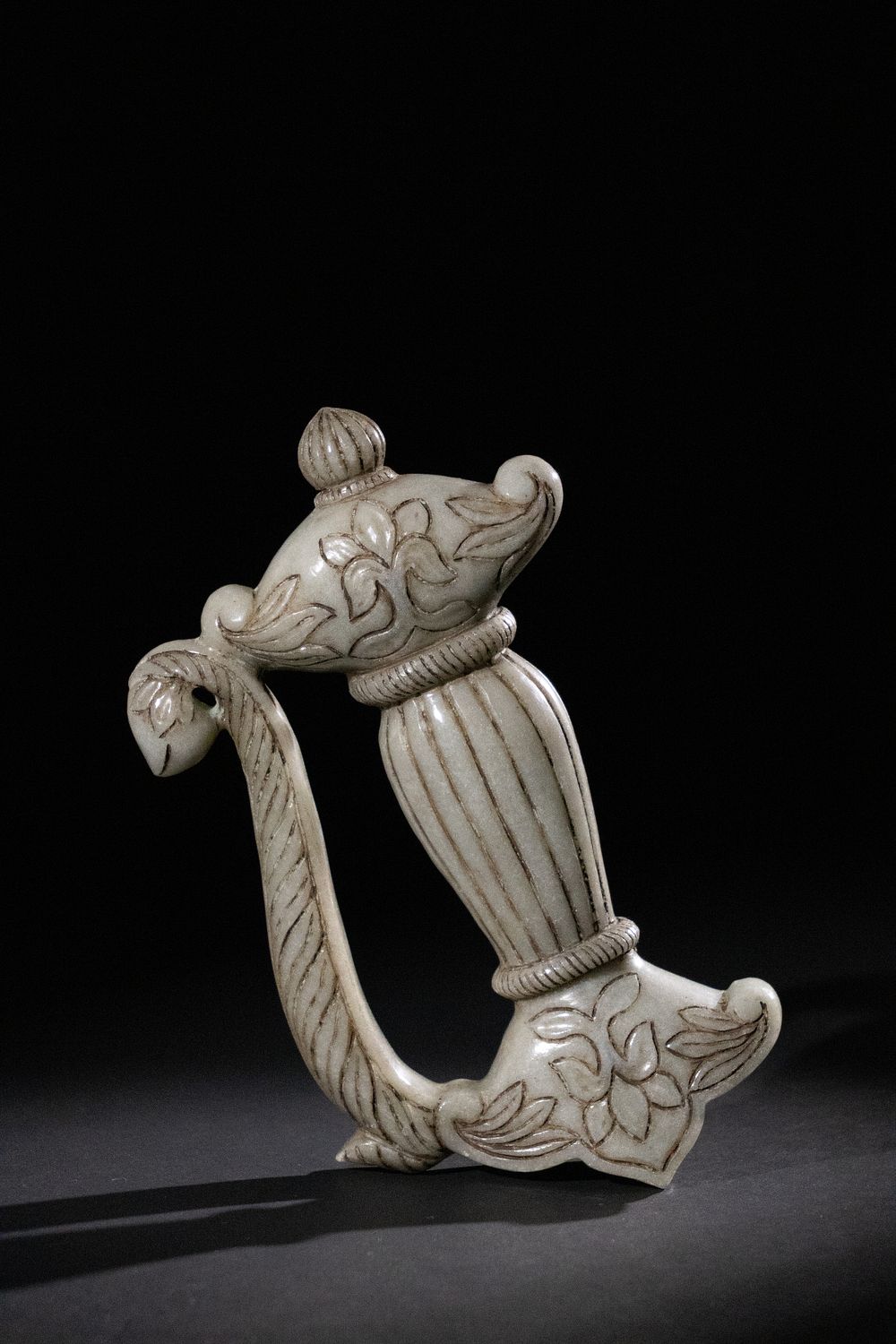 Lot 189: A Mughal Carved Jade Dagger Handle with Floral...