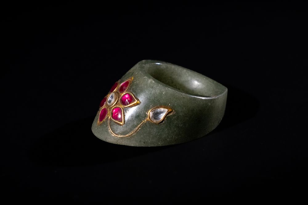 Lot 192: A Mughal Jade Archer’s Ring with Gemstone Inlay,...