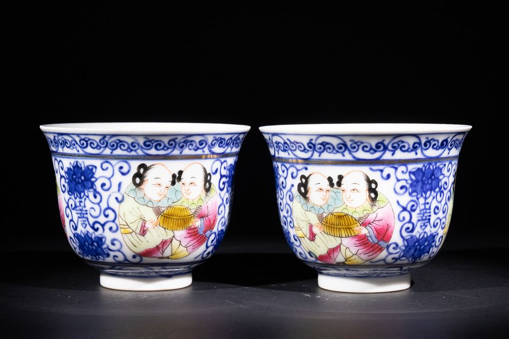Lot 284: A Pair of Chinese Blue and White Porcelain...