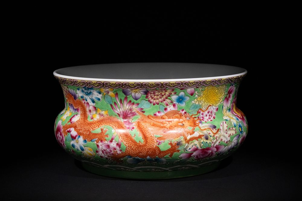 Lot 290: A Chinese Famille Rose 'Dragon and Floral' Jardinière,...