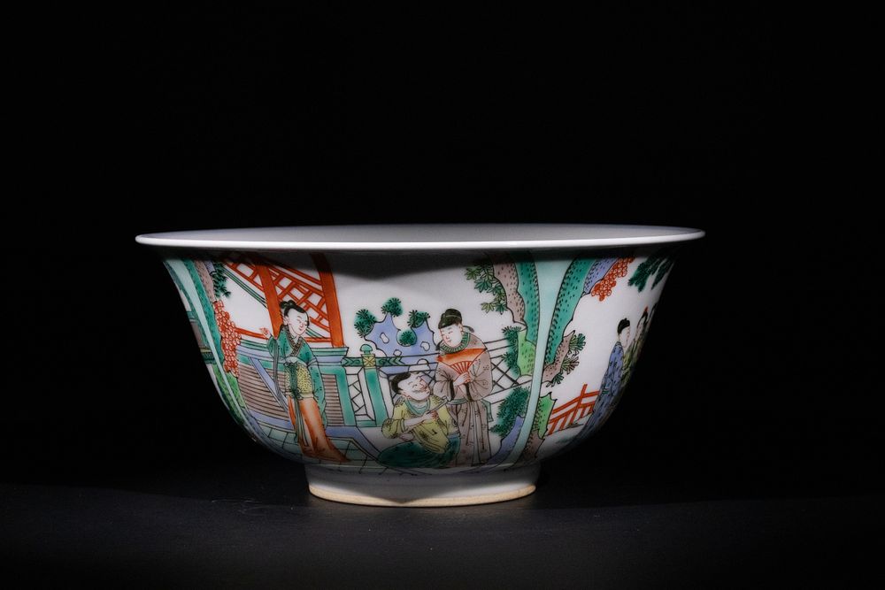 Lot 333: A Chinese Famille Verte Porcelain Bowl Depicting Courtly...