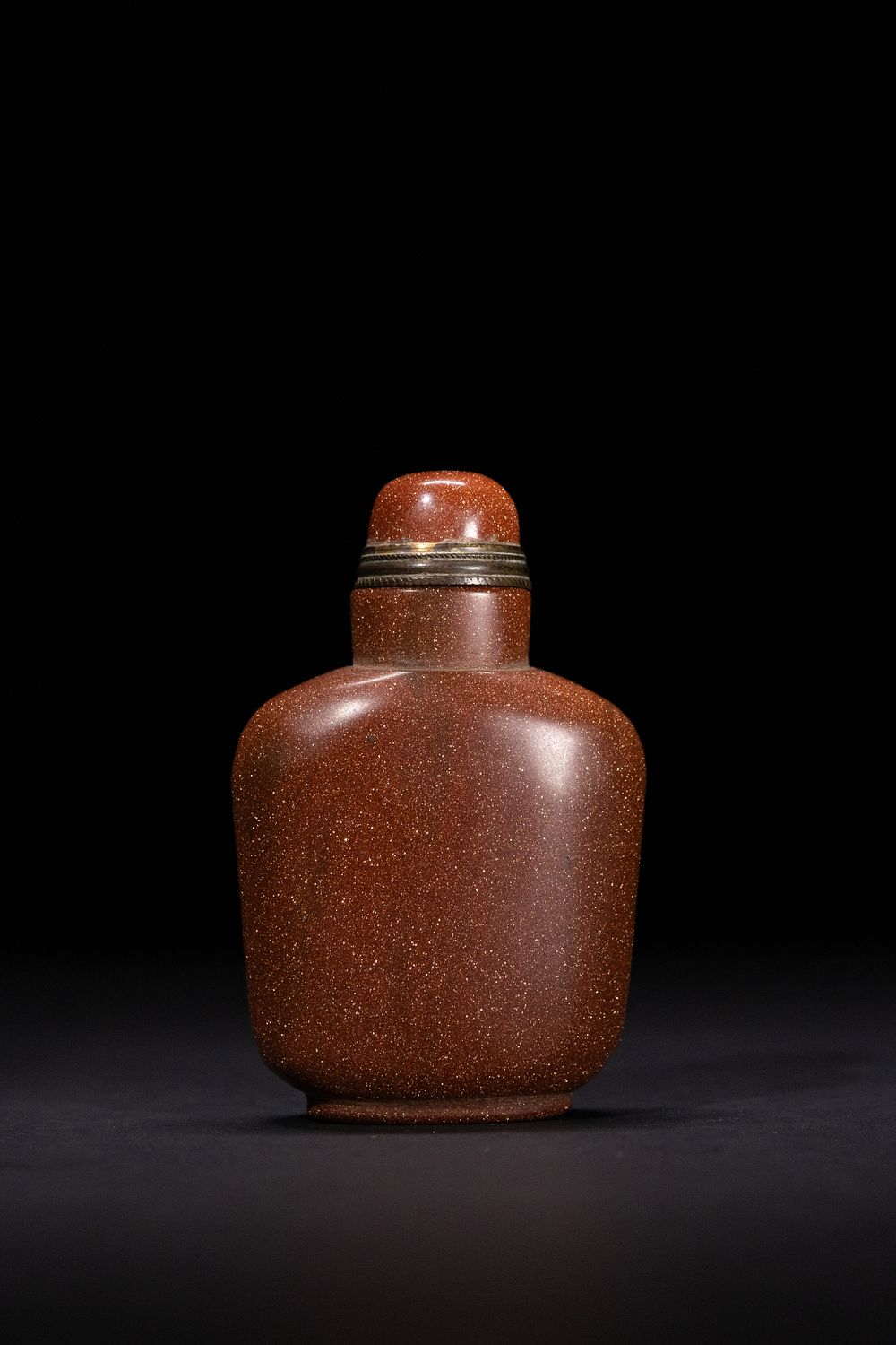 Lot 289: A Chinese Moonstone Snuff Bottle.