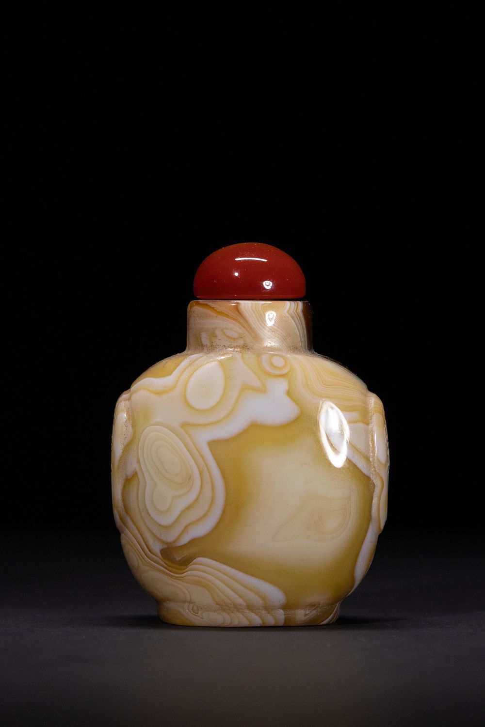 Lot 290: A Chinese Agate Snuff Bottle with Banded Patterning...