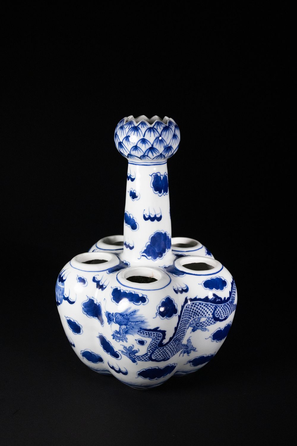 Lot 312: A Chinese Blue and White Porcelain Tulip Vase...