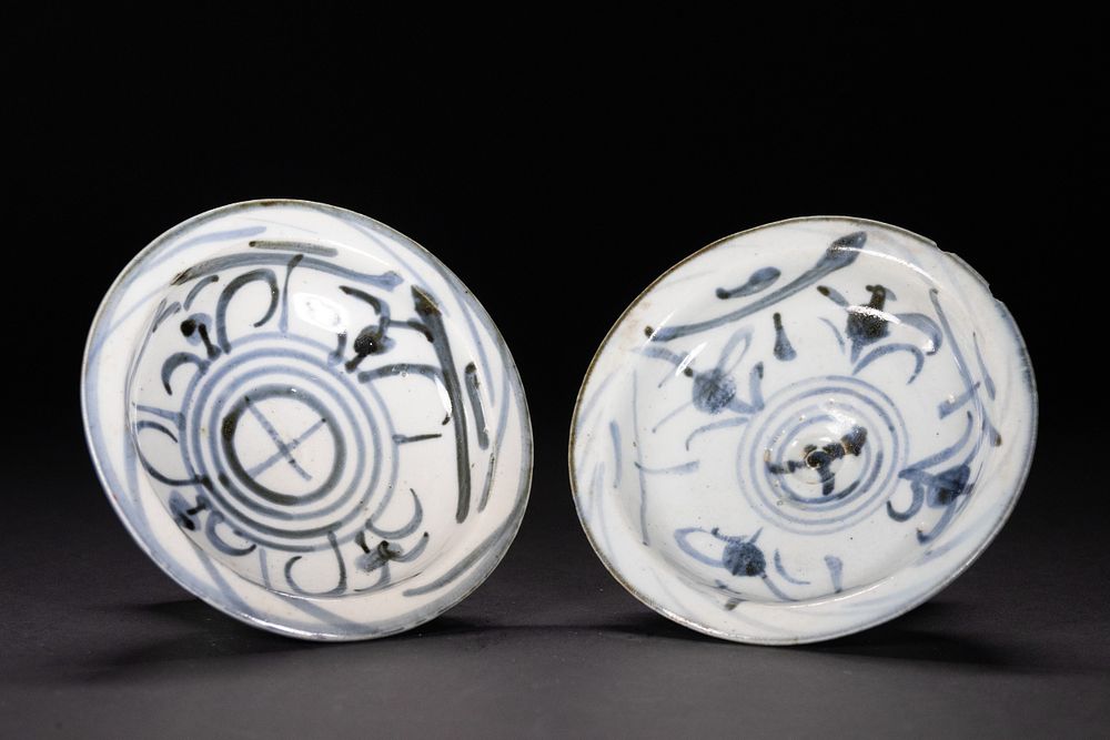 Lot 365: A Pair of Chinese Blue and White Porcelain...