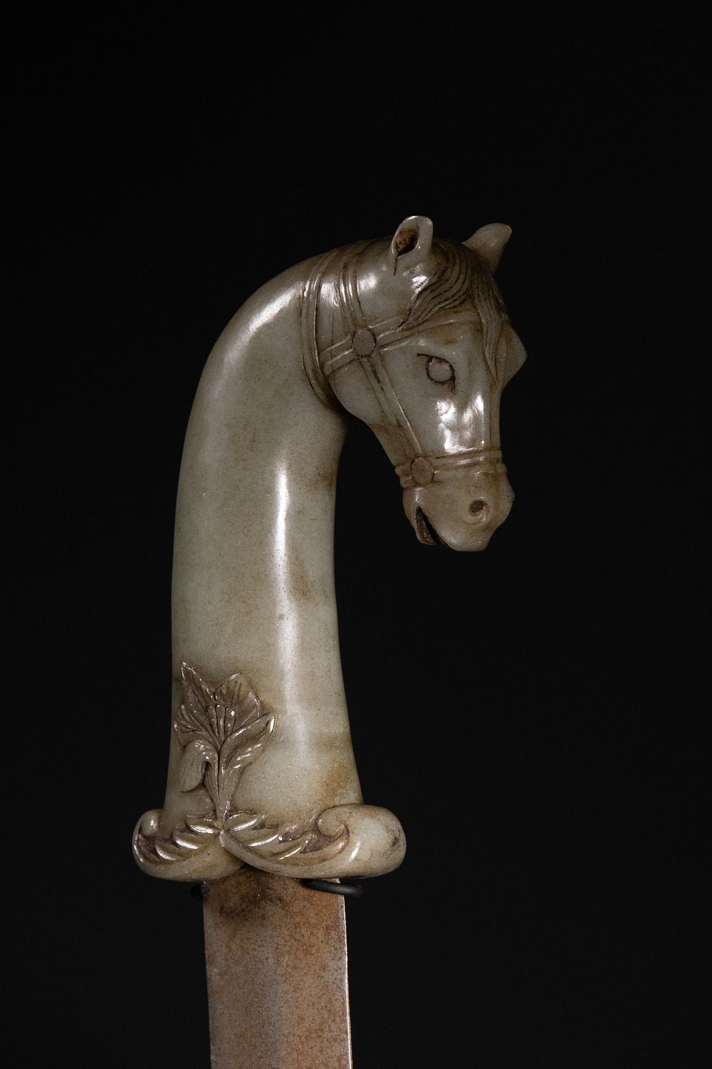 Lot 161: A Mughal Dagger with Horse-Head Jade Hilt, 19-20th...
