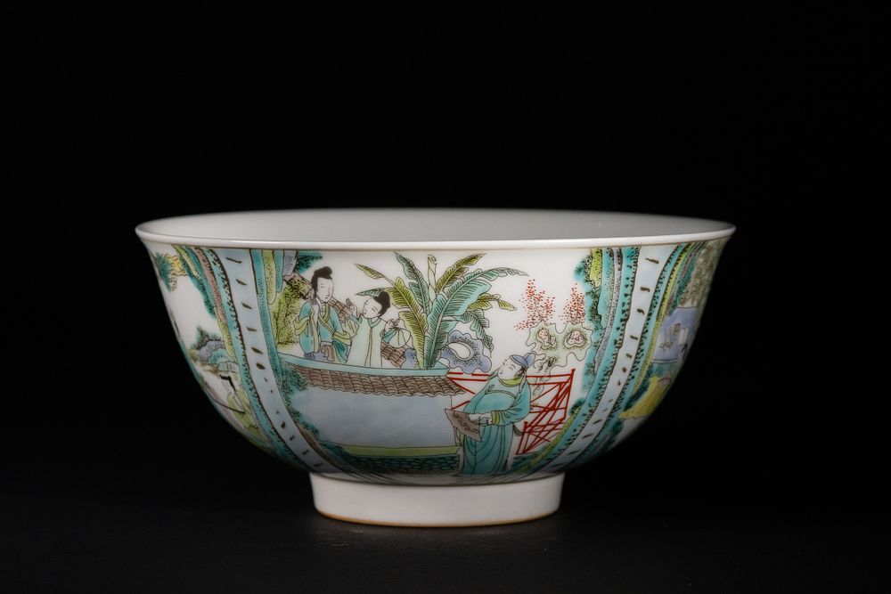 Lot 291: A Chinese Famille Verte Porcelain Bowl Depicting Courtly...