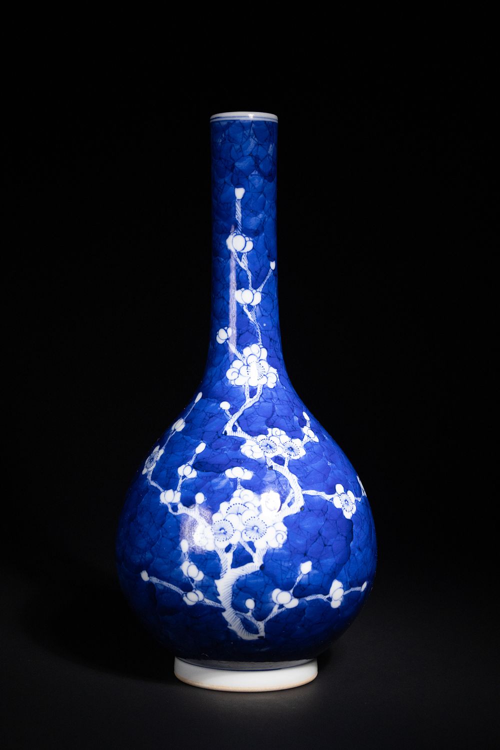 Lot 325: A Chinese Blue and White Porcelain ‘Prunus Blossom’...