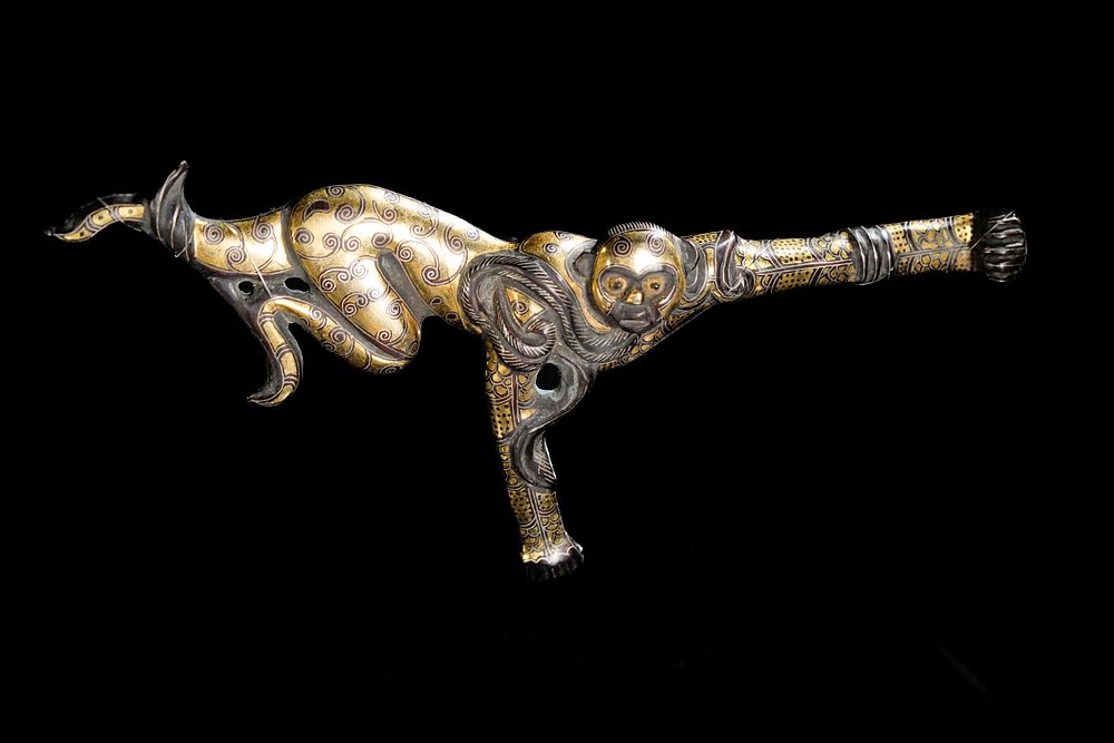 Lot 336: A Chinese Gilt Bronze Belt Buckle with Gold...