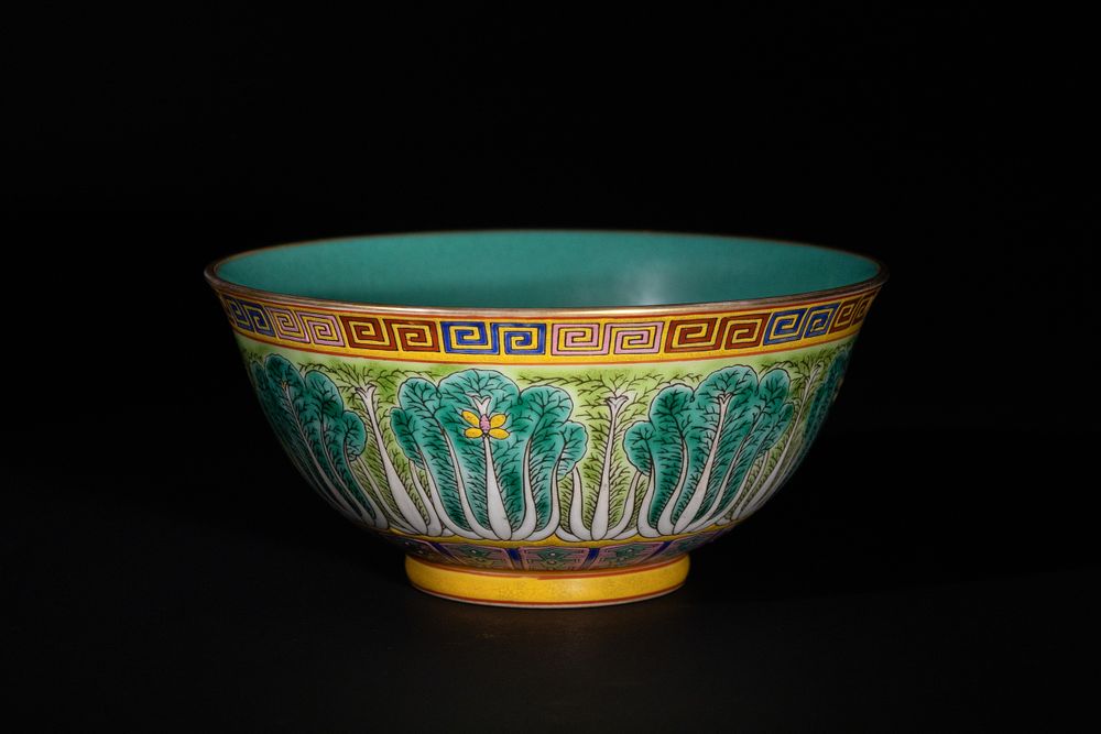 Lot 305: A Chinese Famille Verte Porcelain Bowl with Cabbage...