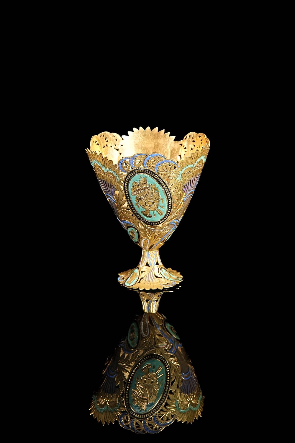 Lot 154: An Ottoman Gold ‘Zerf’ Cup with Polychrome Enamel...