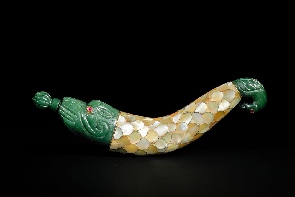 Lot 275: A Mughal Jade and Mother-of-Pearl Gunpowder Flask.