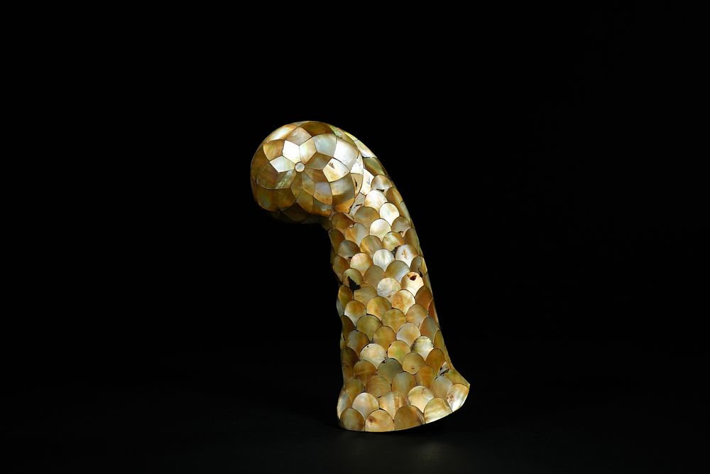 Lot 282: A Mughal Mother-of-Pearl Inlaid Dagger Hilt.