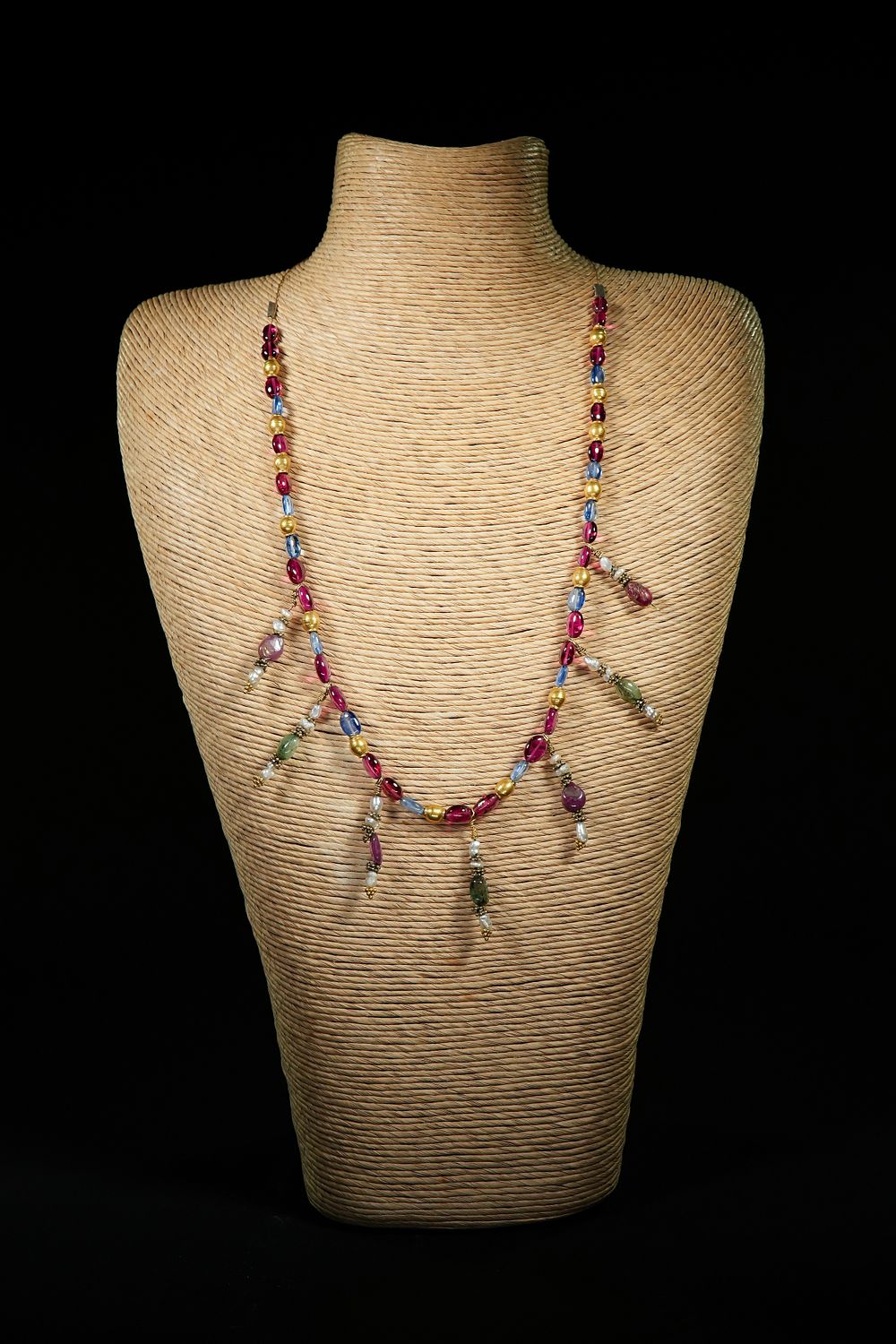 Lot 292: A Mughal Style Necklace with Emerald, Ruby, Sapphire...