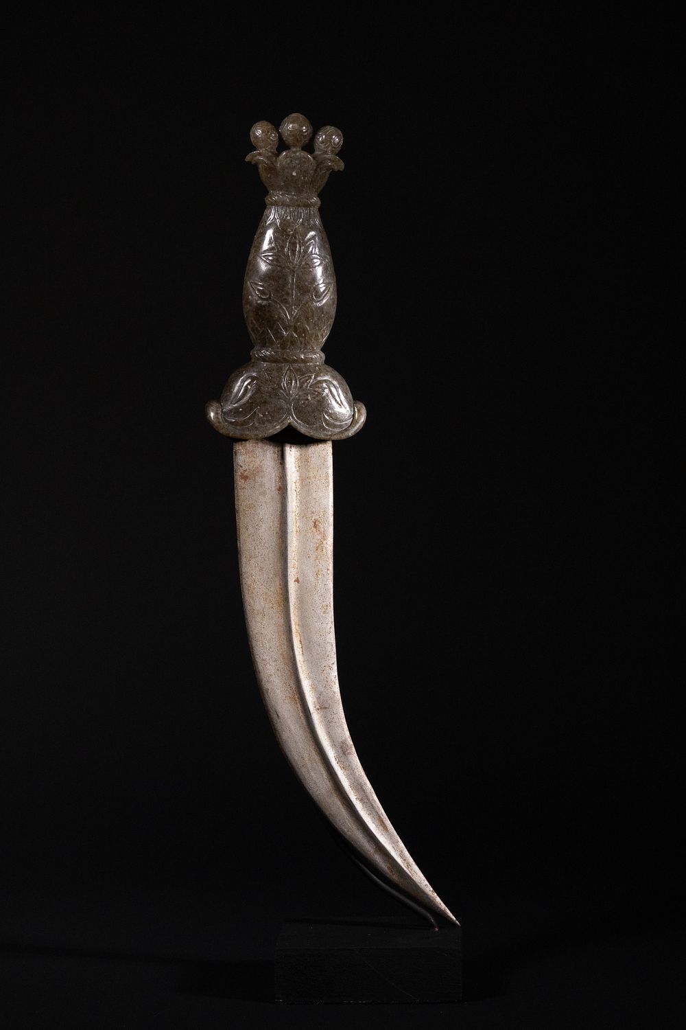 Lot 299: A Mughal Dagger with Jade Hilt Carved in...