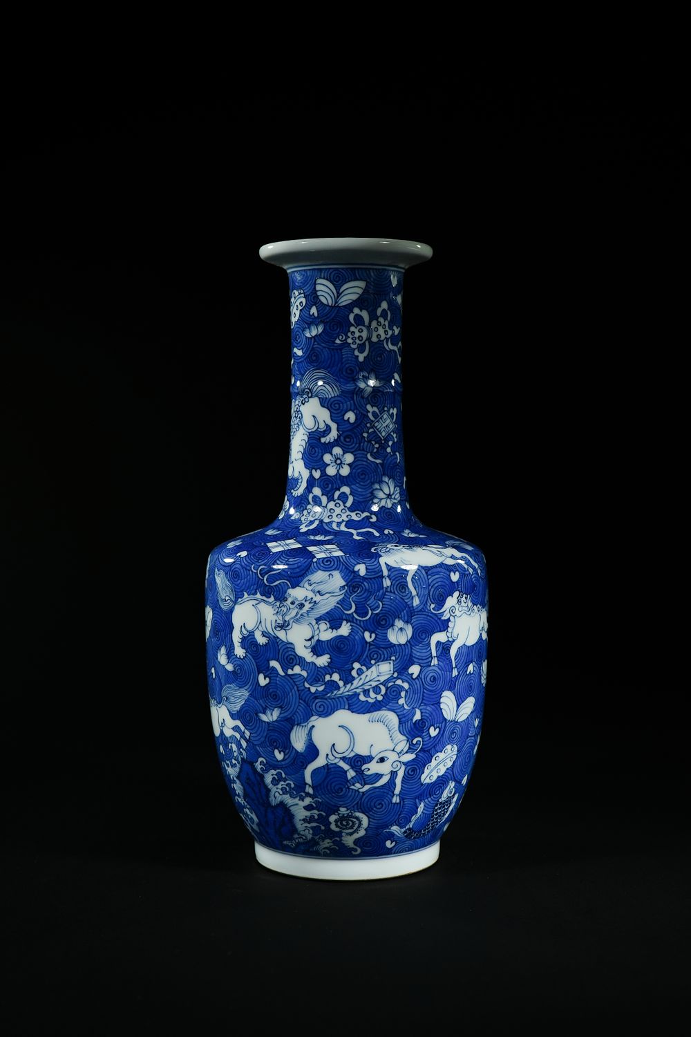 Lot 354: A Chinese Blue and White ‘Mythical Beasts’ Vase,...