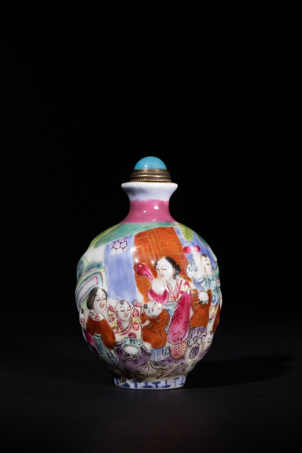 Lot 417: A Chinese Porcelain Snuff Bottle with ‘Hundred Boys’...