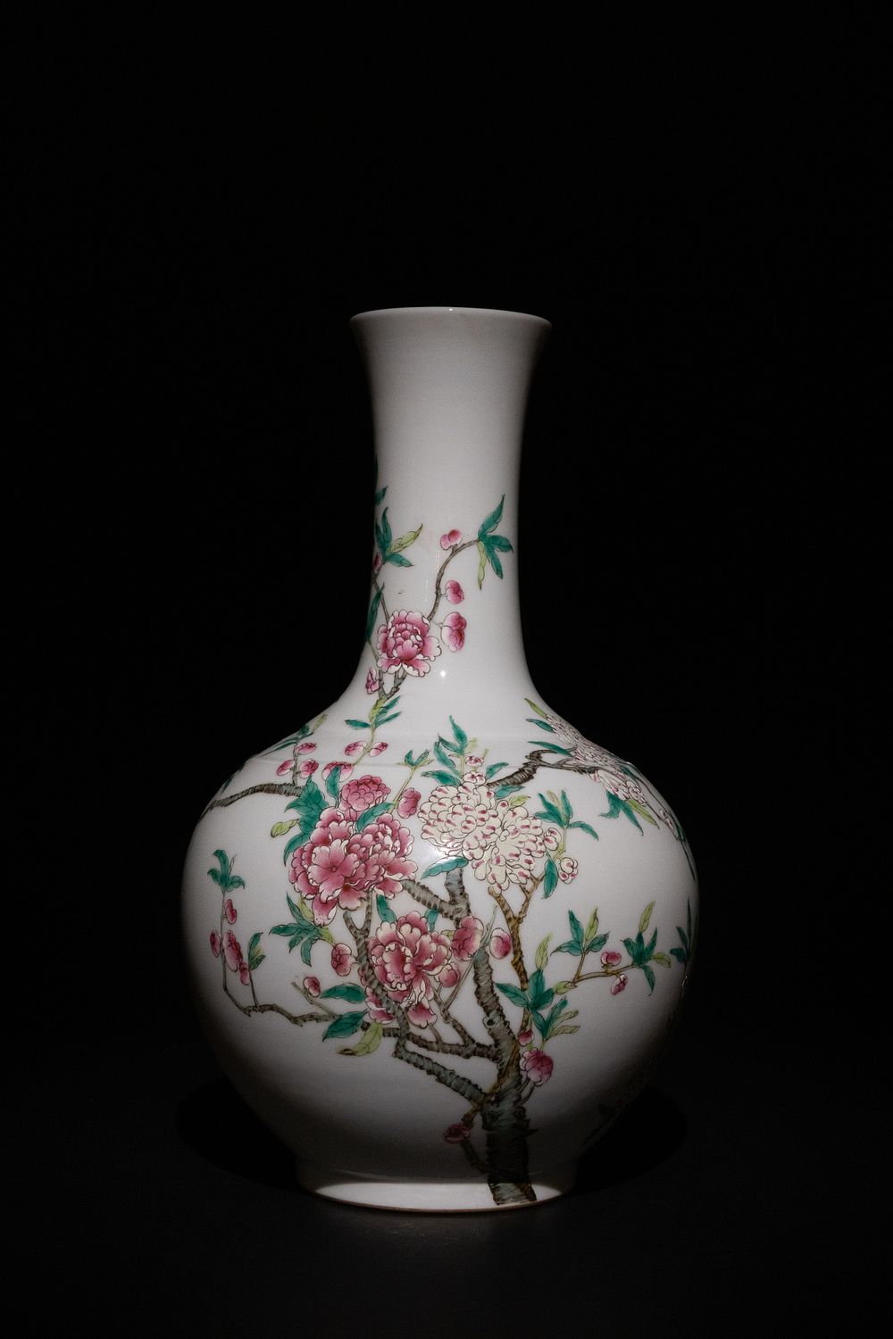 Lot 440: A Chinese Famille Rose Porcelain Large Vase with...
