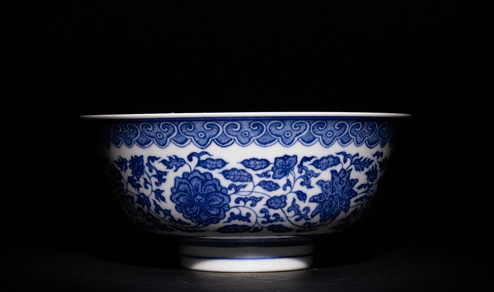 Lot 444: A Chinese Blue and White Porcelain Bowl with...