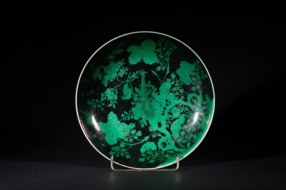 Lot 344: A Chinese Black-Ground Green-Enamelled 'Phoenix and Peony' Dish,...
