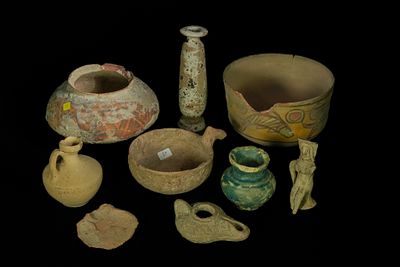 A Mixed Group of Indus Valley Terracotta Vessels, 2nd Millennium BC - A mixed group of nine 