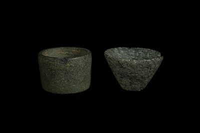 A Pair of Sumerian Early Dynastic Stone Vessels, Mesopotamia, 3rd-2nd Millennium BC - A pair of 