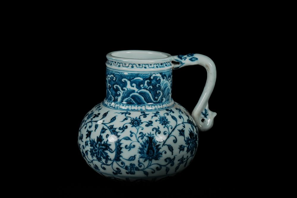 Lot 287: A Chinese Blue and White Porcelain Ewer -