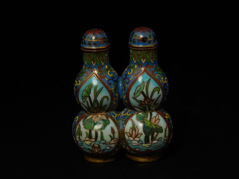 Lot 371: A Chinese Cloisonné Double-Gourd Snuff Bottle with Floral...