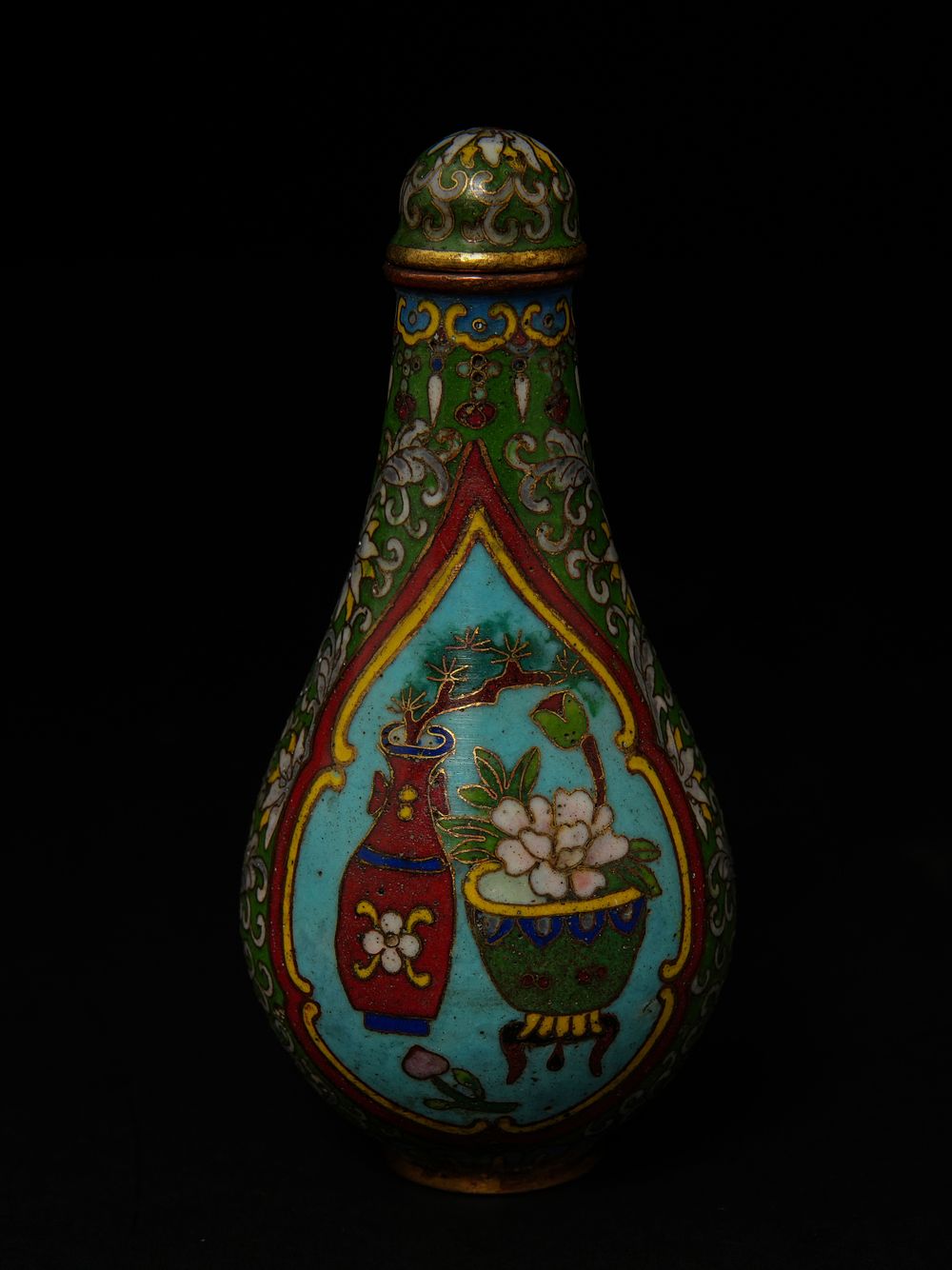 Lot 372: A Chinese Cloisonné Enamel Snuff Bottle with Floral...