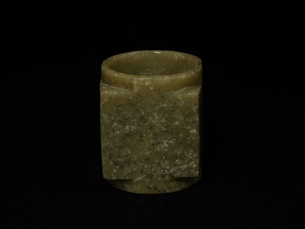 Lot 400: A Chinese Jade Cong Vessel.