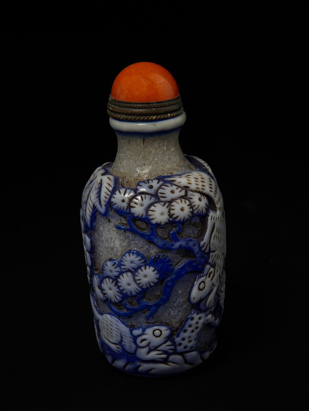 Lot 407: A Chinese Overlay Glass Snuff Bottle with Stylised...