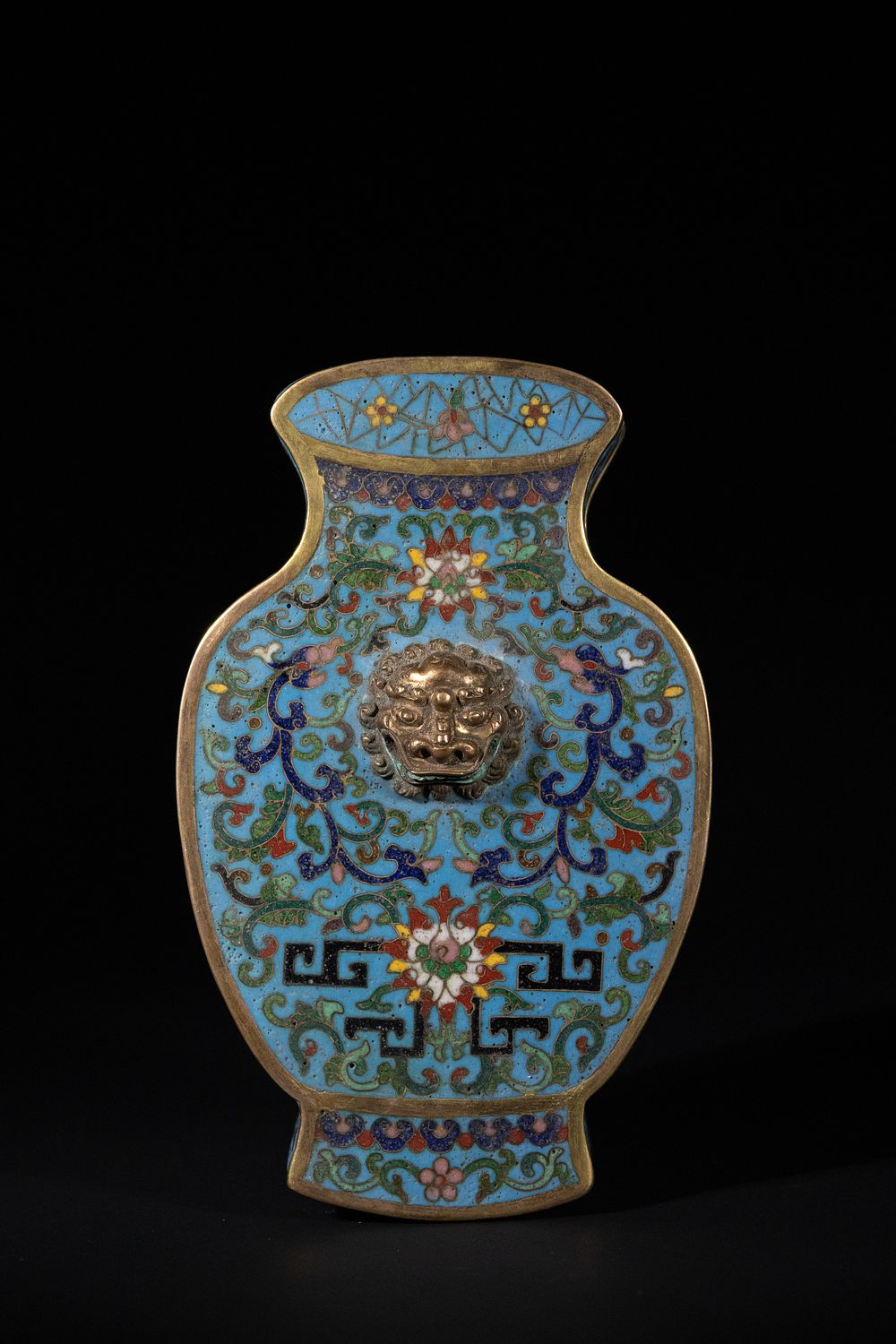 Lot 189: A Chinese Cloisonné Enamel Double-Gourd Shaped Lidded Box...