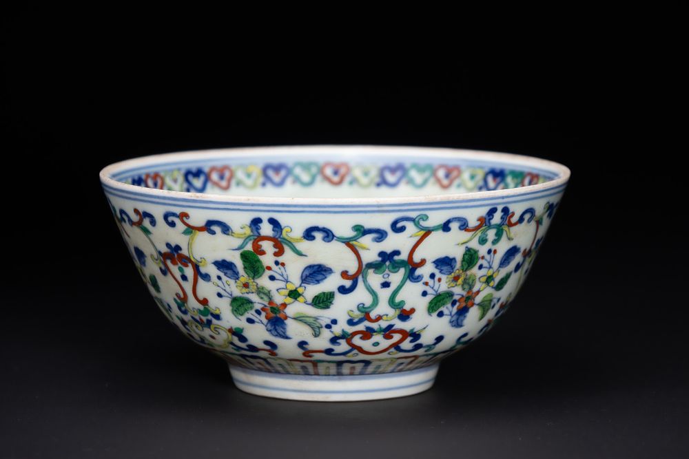Lot 302: A Chinese Wucai Porcelain Bowl with Floral Decoration,...