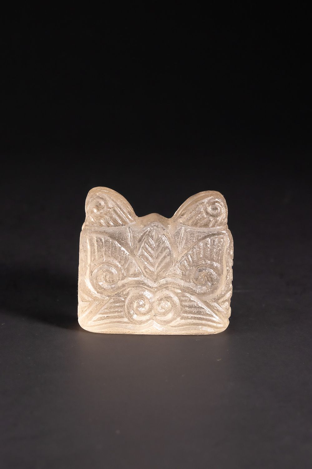 Lot 9: AN ISLAMIC FATIMID STYLE ROCK CRYSTAL CHESS PIECE, POSSIBLY A ROOK, POSSIBLY 10TH–12TH CENTURY.