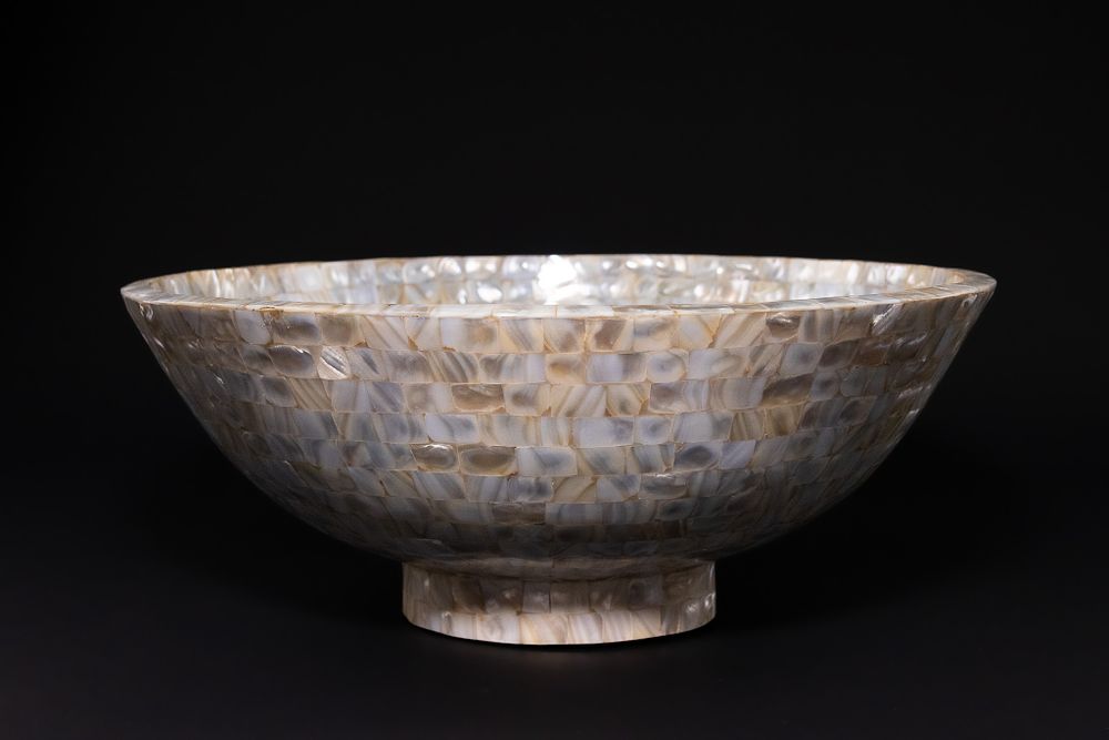 Lot 215: A LARGE ANGLO-INDIAN MOTHER-OF-PEARL MOSAIC FOOTED DECORATIVE BOWL, 19TH CENTURY OR LATER.