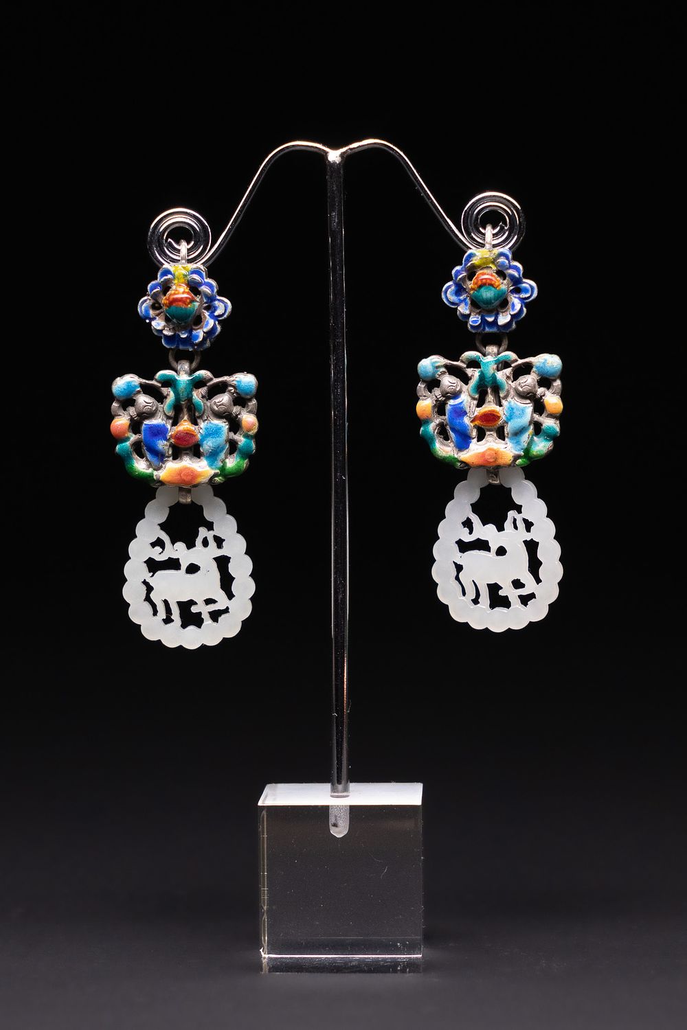 Lot 321: A PAIR OF CHINESE EXPORT SILVER ENAMEL AND CARVED WHITE JADE DROP EARRINGS.