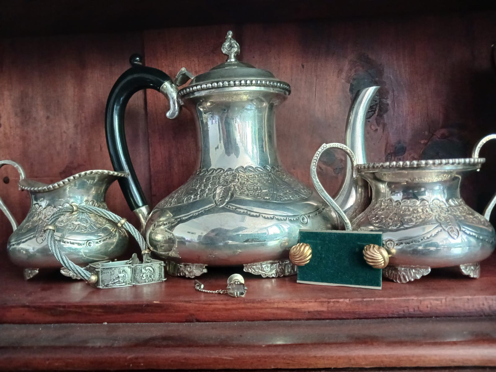 Grand Oak Auctions | מכירה  829 | Premier Auction of Fine Art, Décor & Treasures