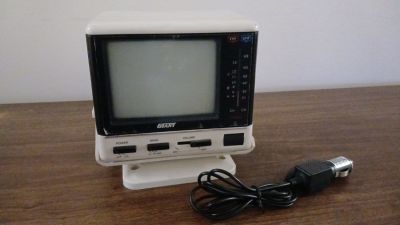 Vintage Retro Miniature Black & White Portable Television manufactured by Giant - In Working Order. 