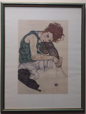 Eegon Schiele - Sitting Woman with Knee Drawn Up. Framed Reproduction. Know as "Sitzende Frau 