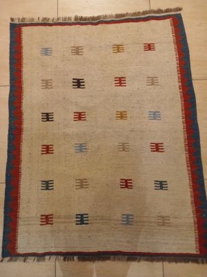 Vintage Hand Knotted Kilim with Comb Design (110cm x 150cm) - STC. A beautiful vintage 