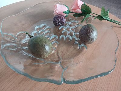 Grape Pattern Platter of Thick Glass. In great condition, appears as new Height - 4cm , Diameter 