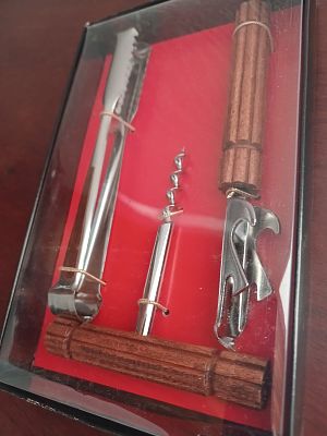 Vintage 3-Piece Wooden-Handled Bar Tool Set (Unused, Original Packaging). This classic bar set 